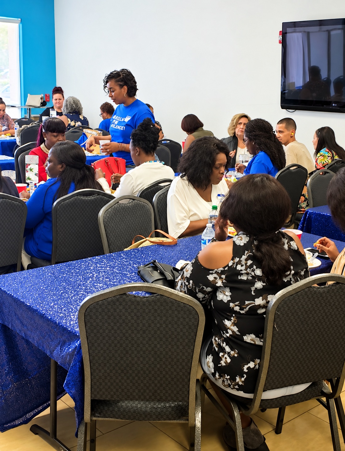 Attendees connecting at tables at the 2019 Naples Break the Silence Conference